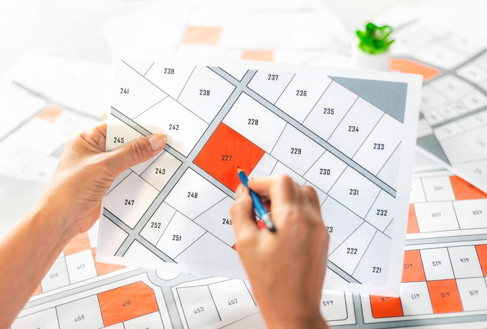Tout savoir sur l’achat d’un terrain en lotissement : étapes, démarches et conseils